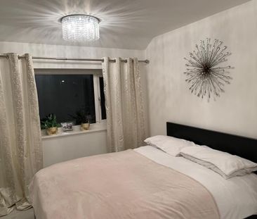 3 Bed Semi-Detached House, Brookhill Avenue, LS17 - Photo 4