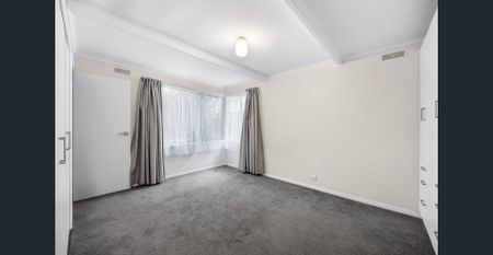 Neatly presented home in a sought-after Redan setting - Photo 2