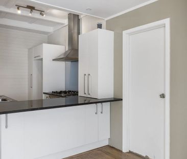 Private and spacious home - Photo 6