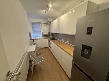 Garsoniera spatioasa, 40 mp, mobilata si utilata, loc de par - Fotografie 4