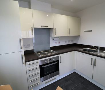 Flat to rent on - Photo 1