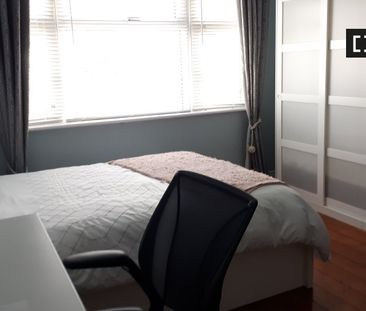 Room for rent in 4-bedroom house in Dublin - Photo 4