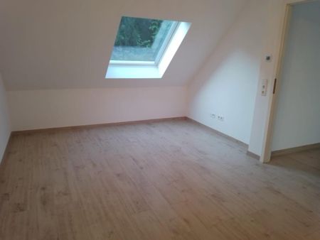 - EHNINGEN - Moderne 3-Zi.-Wohnung mit EBK, Fußbodenheizung, Stp - Photo 3
