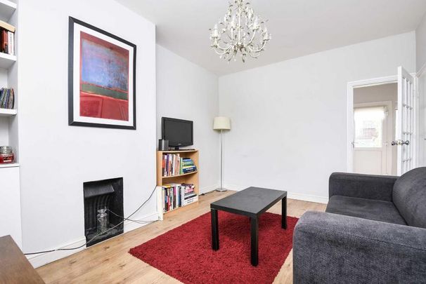 2 bedroom terraced house to rent - Photo 1