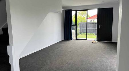 Modern 2BR Townhouse with Vege Patch in Sydenham - Photo 3