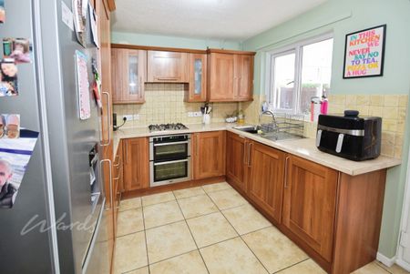 2 bedroom semi-detached house to rent - Photo 5