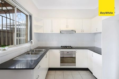 Easy care Duplex, close to everything - Photo 5