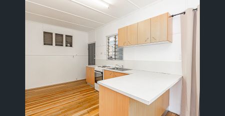 Two Bedroom - Prime Location - Photo 3