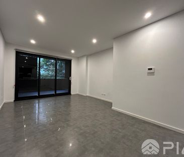 Spacious Modern 2 Bedrooms Plus Study In Prime Location For Lease!! - Photo 6