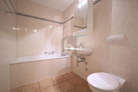 ZENTRALE UND FAMILIENFREUNDLICHE LAGE - Photo 3