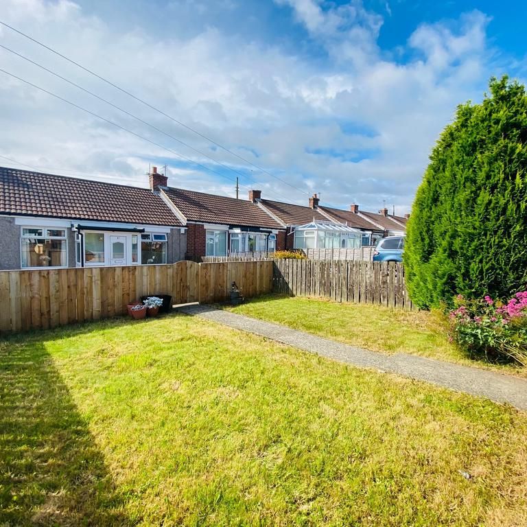 2 bedroom terraced house to rent - Photo 1