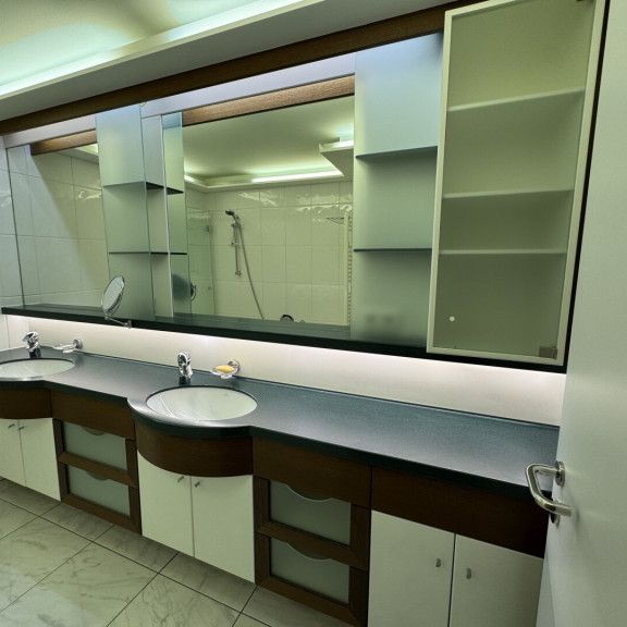 Gepflegte 4- Zimmer-Wohnung inmitten der Haller Altstadt zur Vermietung! - Photo 1