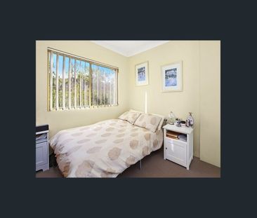 SPACIOUS APARTMENT IN BOUTIQUE BUILDING - Photo 5