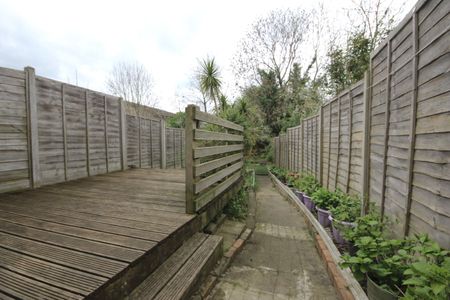 Holmewood Road, London, SE25 6UY - Photo 4