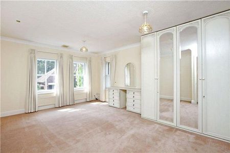 5 bedroom detached house to rent - Photo 2