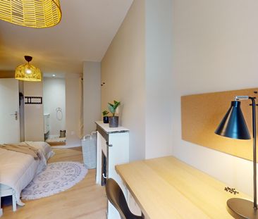 SAINTE CLAIRE S Roommate 3 Bedrooms at Clermont Ferrand - Photo 2
