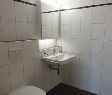 "grosse, moderne 4.5-Zimmer-Wohnung mit Lift und eigenem Waschturm" - Foto 6
