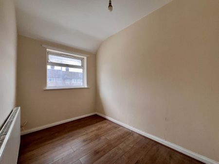 Guide Price £1,900 pcm - Available Now - Part Furnished - Photo 3