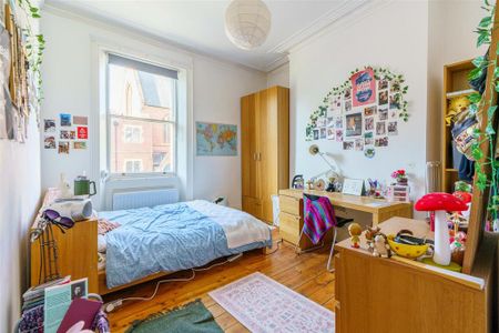 6 bedroom terraced house to rent - Photo 4