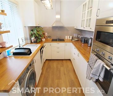 Royds Avenue, Paddock - Photo 4