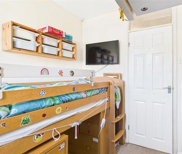 The Larches, Woking, Surrey, GU21 - Photo 2