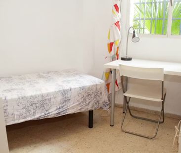 Callejón Calería, Sevilla, Andalusia 41003 - Photo 2