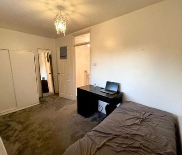 2 bedroom semi-detached house to rent - Photo 6