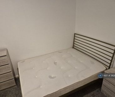 2 bedroom semi-detached house to rent - Photo 2