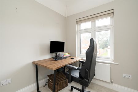 3 bed semi-detached house to rent in Avon Road, Shirley, Solihull - Photo 5