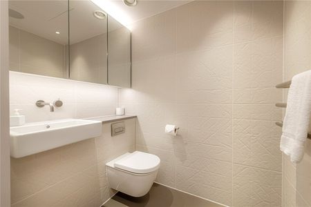 Stunning Two Bedroom Apartment in an Iconic Development - Photo 5