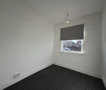 3 bedroom flat to rent - Photo 5