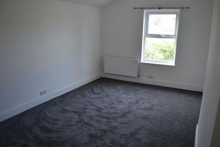 6 bedroom terraced house to rent - Photo 4