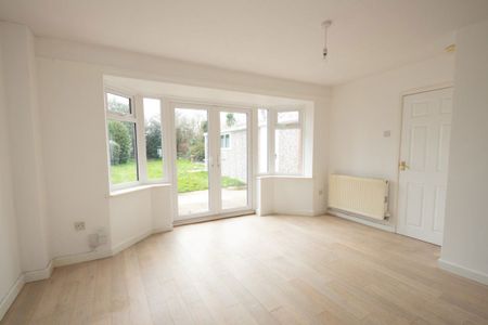 18, Ashling Park Road **, Denmead - Photo 2