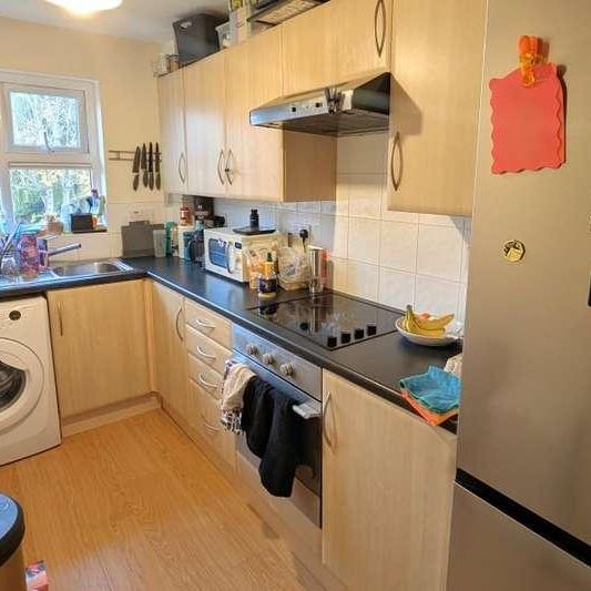 Goldsworth Park, Woking, Surrey, GU21 - Photo 1