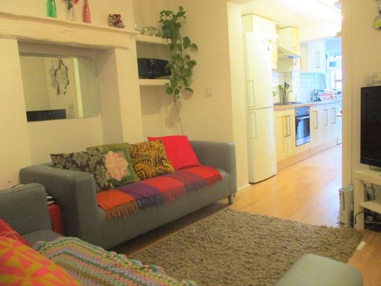 3 bedroom terraced house to rent - Photo 1