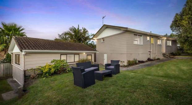 4 bedroom plus external rumpus in beautiful Bayview. - Photo 1