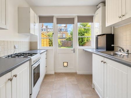 3 bedroom terraced house to rent - Photo 5