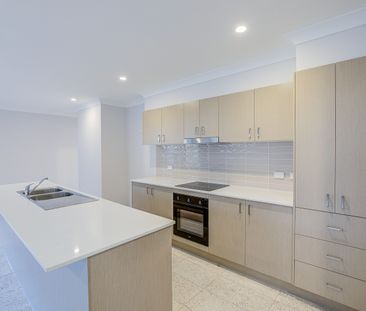 33 Raven Court, Park Ridge QLD 4125 - House For Rent | Domain - Photo 4