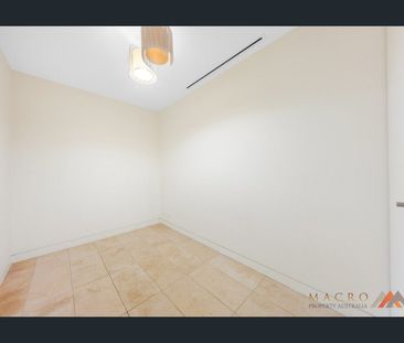 Luxurious 2 Bedroom + Large 8 sqm Guest/Study Room in Lumiere Tower - Photo 5