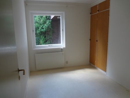 Lindhovsvägen, Tumba - Photo 2