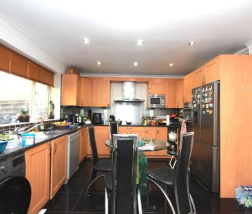 5 bedroom semi-detached house to rent - Photo 1