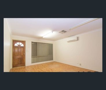 19 CHIDZEY DRIVE, Seville Grove, WA 6112 - Photo 6