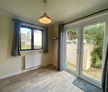 3 bedroom semi-detached house to rent - Photo 3