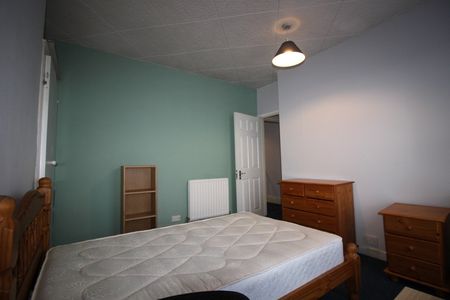 6 Bed Terraced House, Lodge Road, SO14 - Photo 5