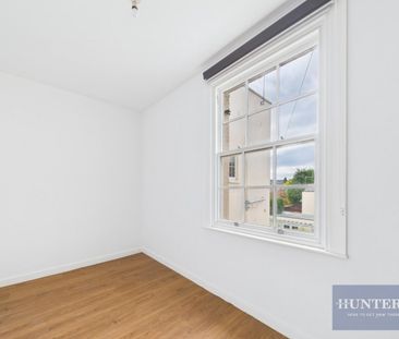 1 bedroom Flat To Let - Photo 3