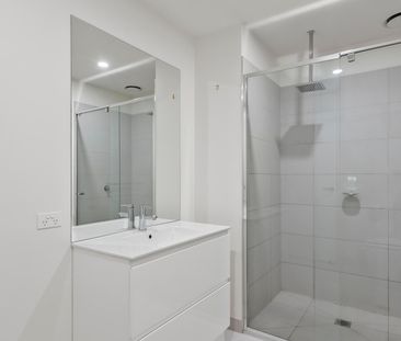 Ground Floor Apartment! - Photo 5