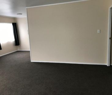 Well Presented Three Bedroom Home in Popular ... - Photo 1