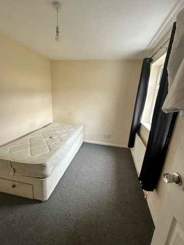 6 bedroom house of multiple occupation to rent - Photo 4