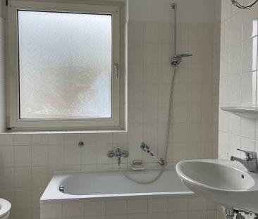 Mietwohnung in Erlangen - 2 Zimmer-Wohnung mit schönem Balkon direk... - Foto 4
