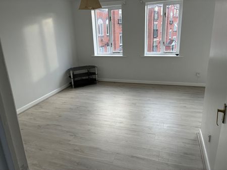 2 Bed Flat, St. Davids Court, M8 - Photo 2